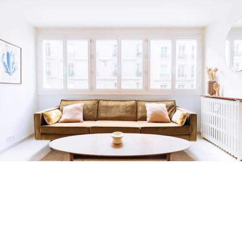 Central & Spacious Apartment for 6