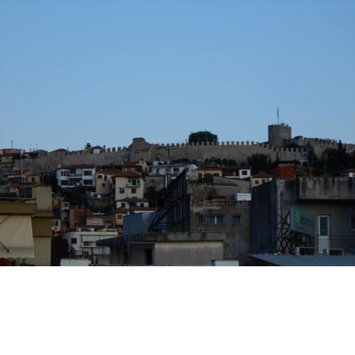 Central Stay with Castle View
