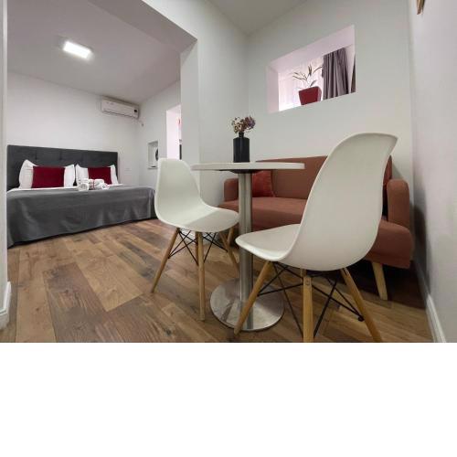 Central Studio Apartments