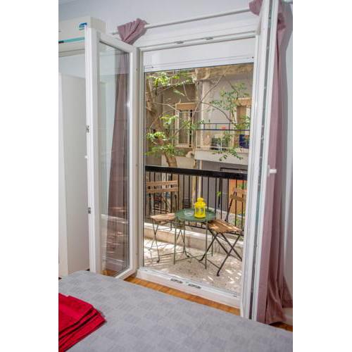 Central Studio Flat