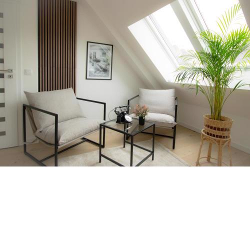Central, Stylish and Modern l JOS24