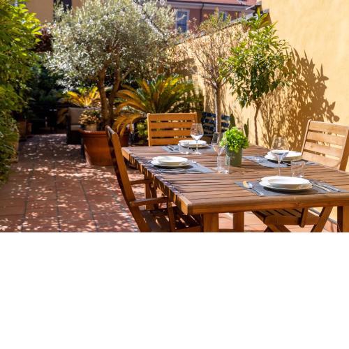 [Centrale-Loreto] Appartamento con terrazzo