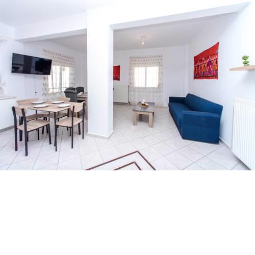 Centrally Located 2 Bedroom Apartment with Parking C