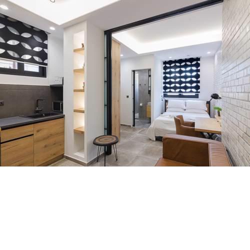 Centrally located studio next to Syntagma sq.
