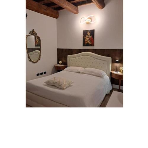 Centro storico, centralissimo appartamento Luxury Smeraldo Suite con doccia idromassaggio