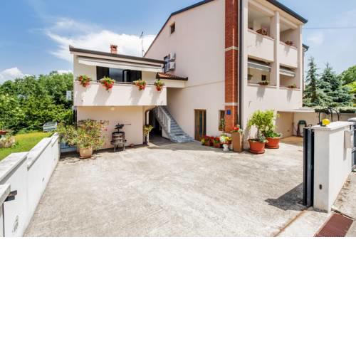 Cerin Apartment