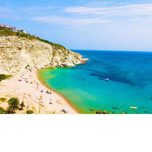 Çeşme yazlık kleopatra koyu yaninda