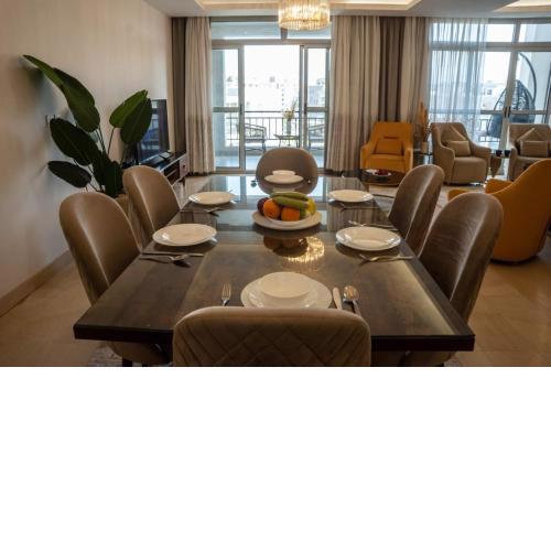 CFC, Luxurious 4BR Apartment, Remarkable value unbeatable Location