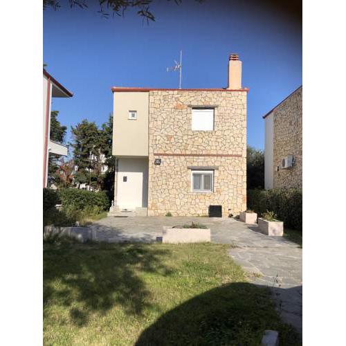 Chaideutos House