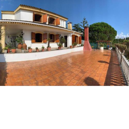 Chalet con piscina en Cangas, Limens