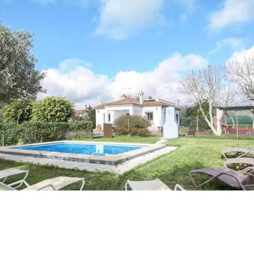 Chalet con piscina privada solo para familias y parejas