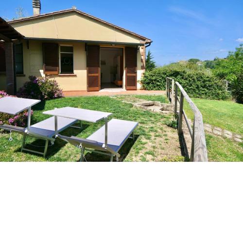 Chalet Elena in Montescudaio, ground floor with fenced garden