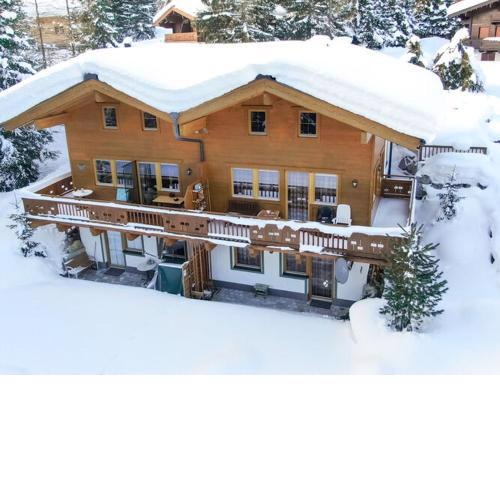 Chalet Hochkrimml with sauna on the ski slope