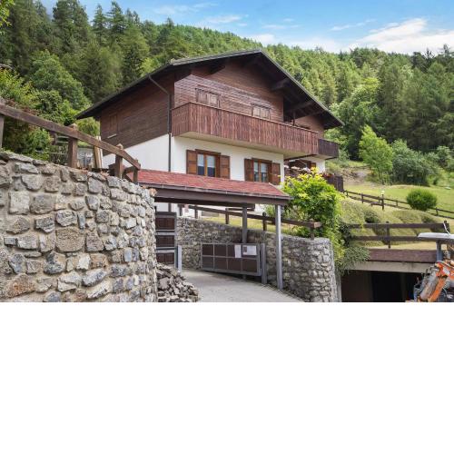 Chalet Holly