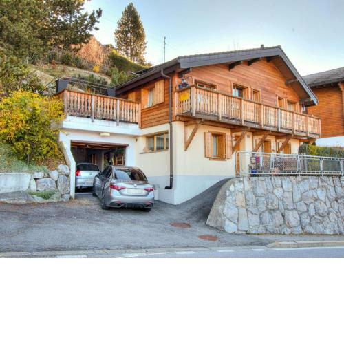 Chalet Le Dahu by Interhome