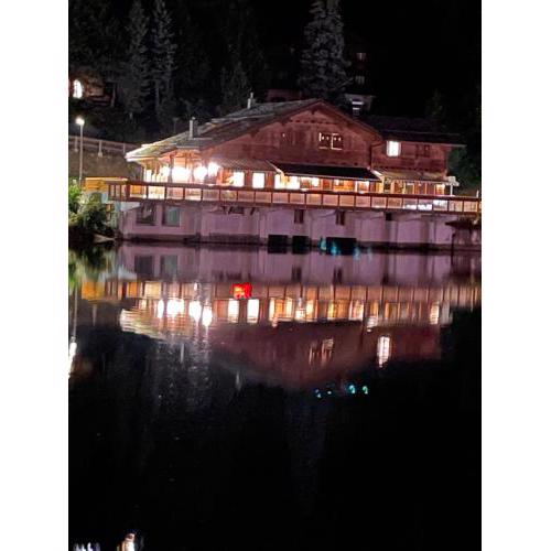 Chalet luxueux bord de Lac