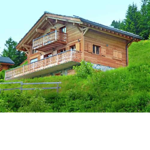 Chalet with Breathtaking Mountain View and Jacuzzi in Les Collons