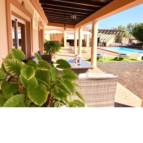 Chalet with pool Villa Oliva
