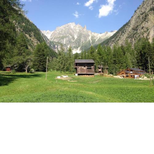 Chalet with style in the beautiful Val Ferret