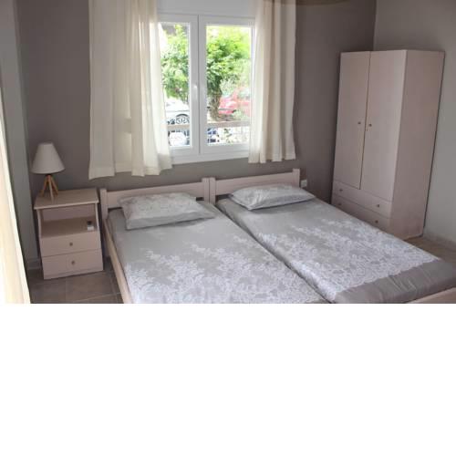 Chalkiotis apartments by the sea