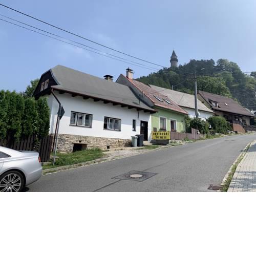 Chaloupka pod hradem