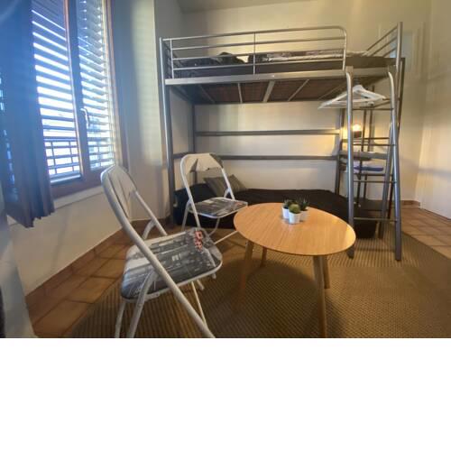CHAMBRE- Privé -Mini- Avec sale de bains partager