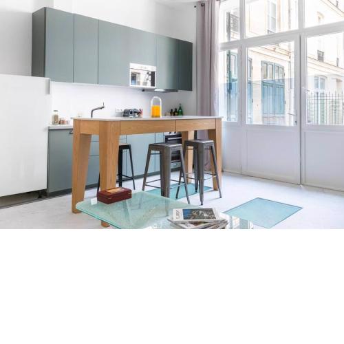 Champs-Élysées/GeorgeV Superbe appartement 4P