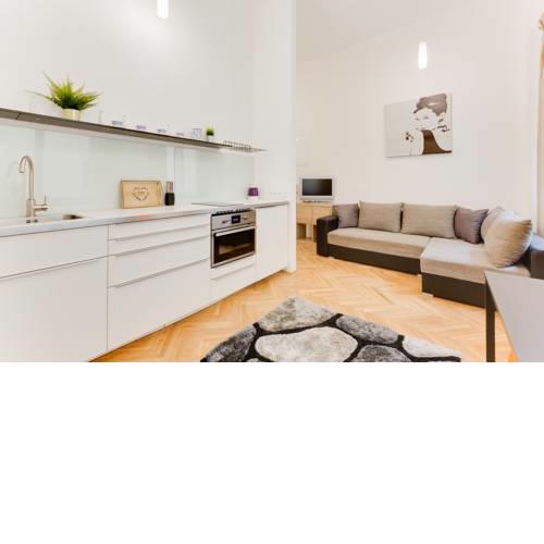CHARLES BRIDGE COZY APARTMENT at Old town Prague