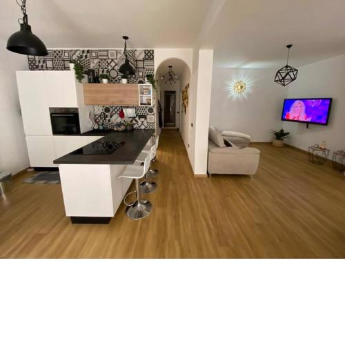 Charlotte Apartment