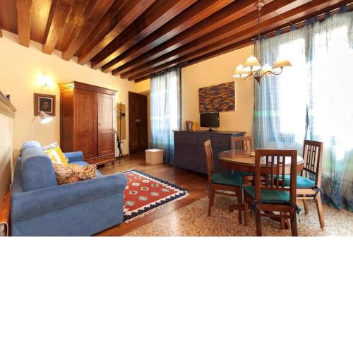 Charm apartment - close to Rialto and San Marco