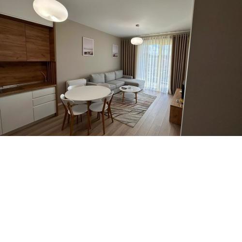 Charming 1 Bedroom Apartment
