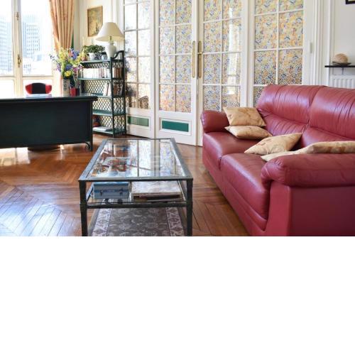 Charming 2 Bedroom Apartment with view of Paris Gare de Lyon