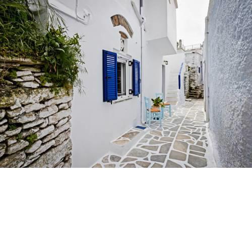 CHARMING 2BR Stone Cottage, Lively Greek Village