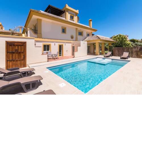 Charming 4-Bed Villa in San Roque
