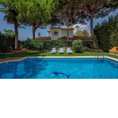 Charming 5BR Villa España by Rafleys
