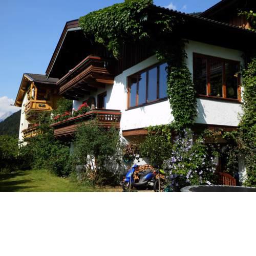 Charming Alpine Holiday Home close to Zell am See