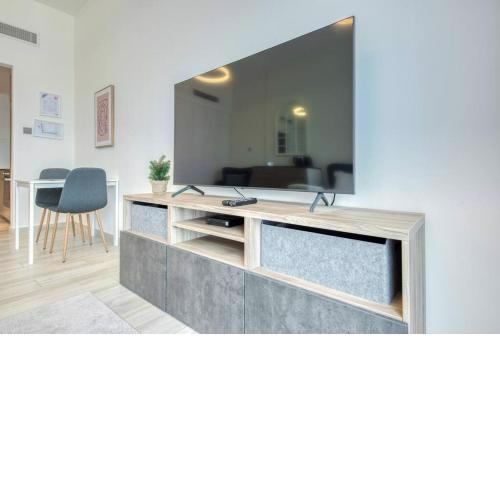 Charming and Immaculate Studio in JVC