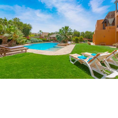 Charming Apartment with Pool in prime location