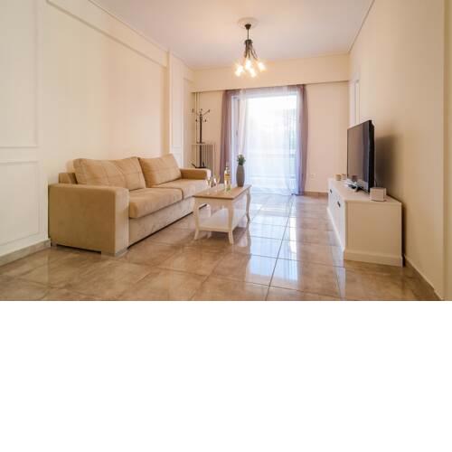 Charming & Comfortable Apartment in Alimos