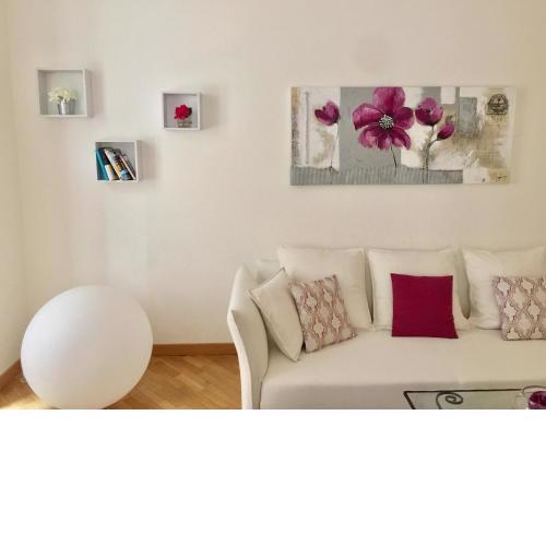 CHARMING COMO - Apartment downtown in the pedestrian area with 2 double bedrooms and 2 complete bathrooms a spacious living room and full equipped kitchen
