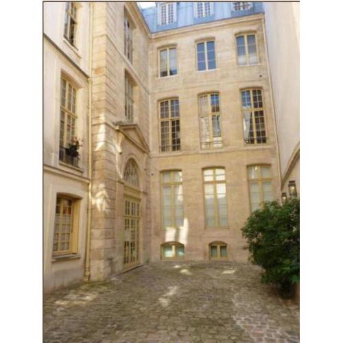 Charming Cosy Triplex in Trendy Marais