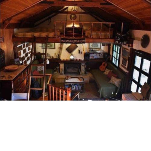 Charming cottage with mountain views