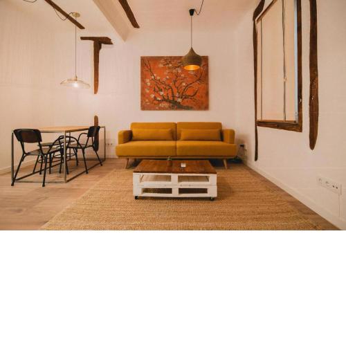 CHARMING DESIGN APARTMENT REINA SOFIA
