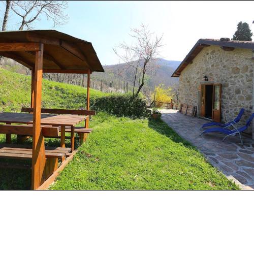 Charming detached house in Lucca province