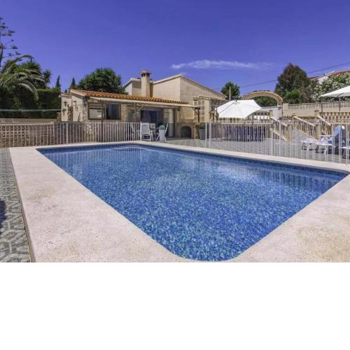 Charming Holiday Home in Calpe with Barbeque
