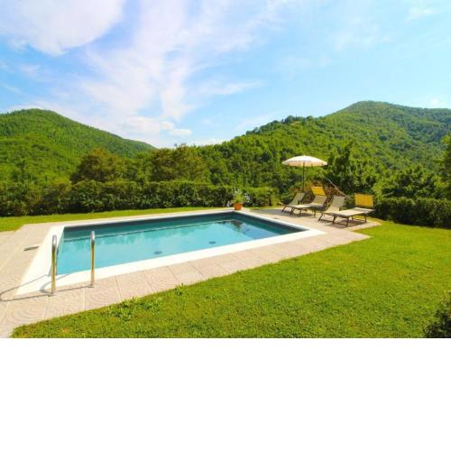 Charming holiday home in Castiglion Fiorentino with pool