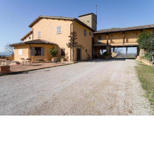 Charming Holiday Home in Collazzone with Swimming Pool