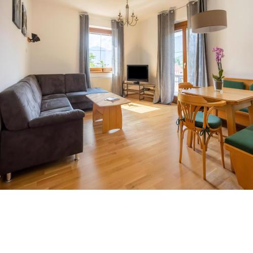 Charming holiday home in Kötschach-Mauthen Laas with fenced garden