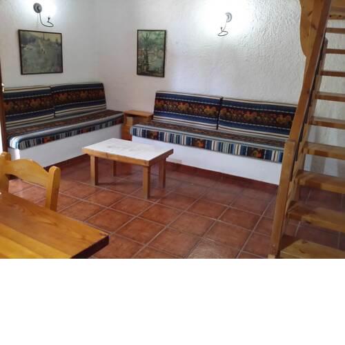 Charming Holiday Home in Palaiochora near Seabeach