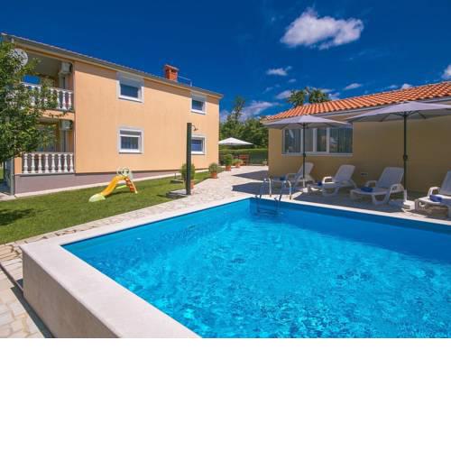 Charming Holiday Home with Swimming Pool in Nova Vas